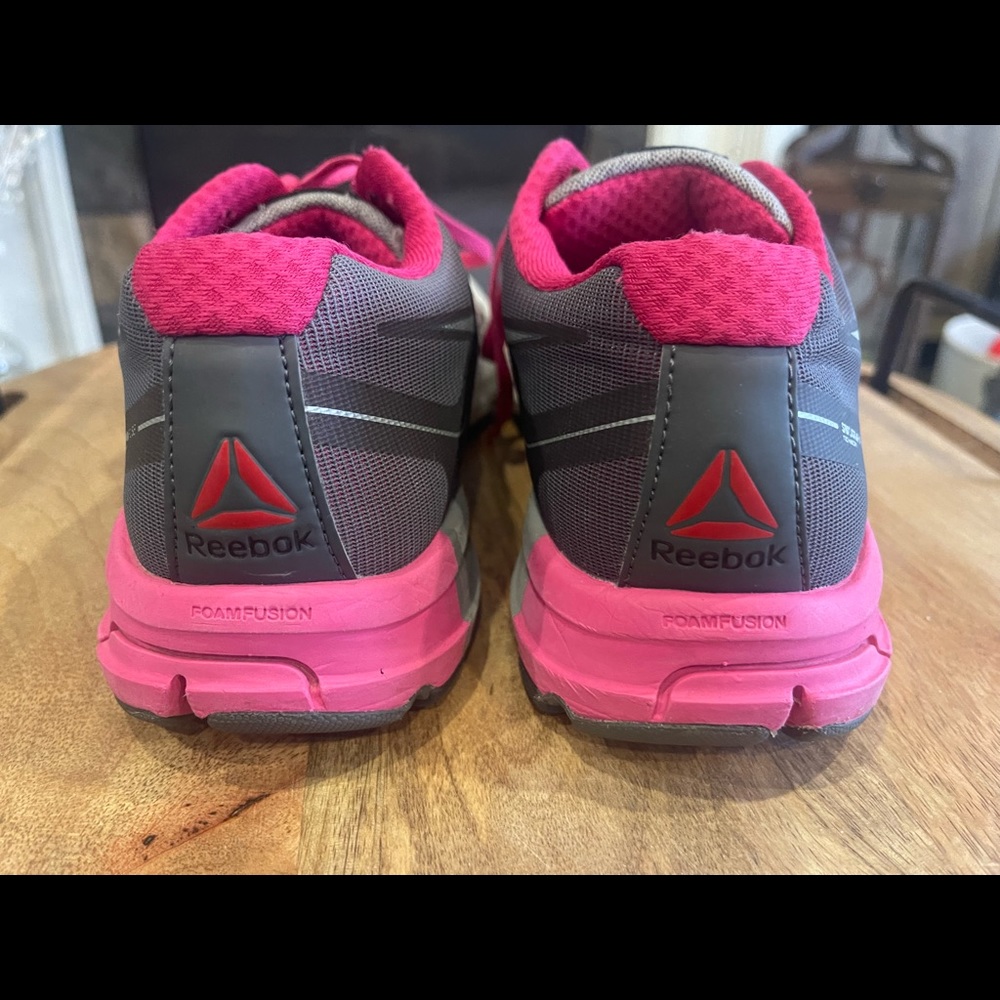 Reebok smooth fuse 8.5 AS IS - Picture 4 of 6